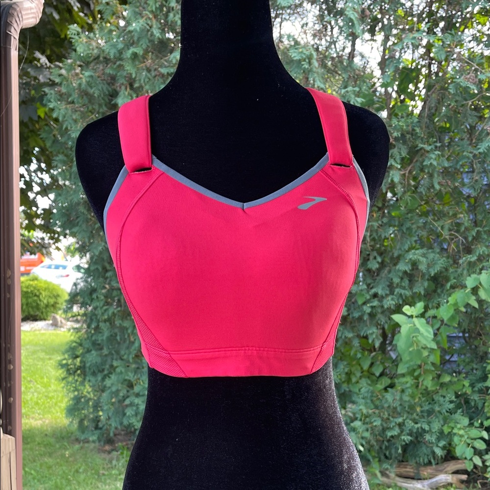 Brooks 32DD  Vibrant Pink Sports Bra